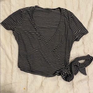 Black and white cropped wrap T-shirt.